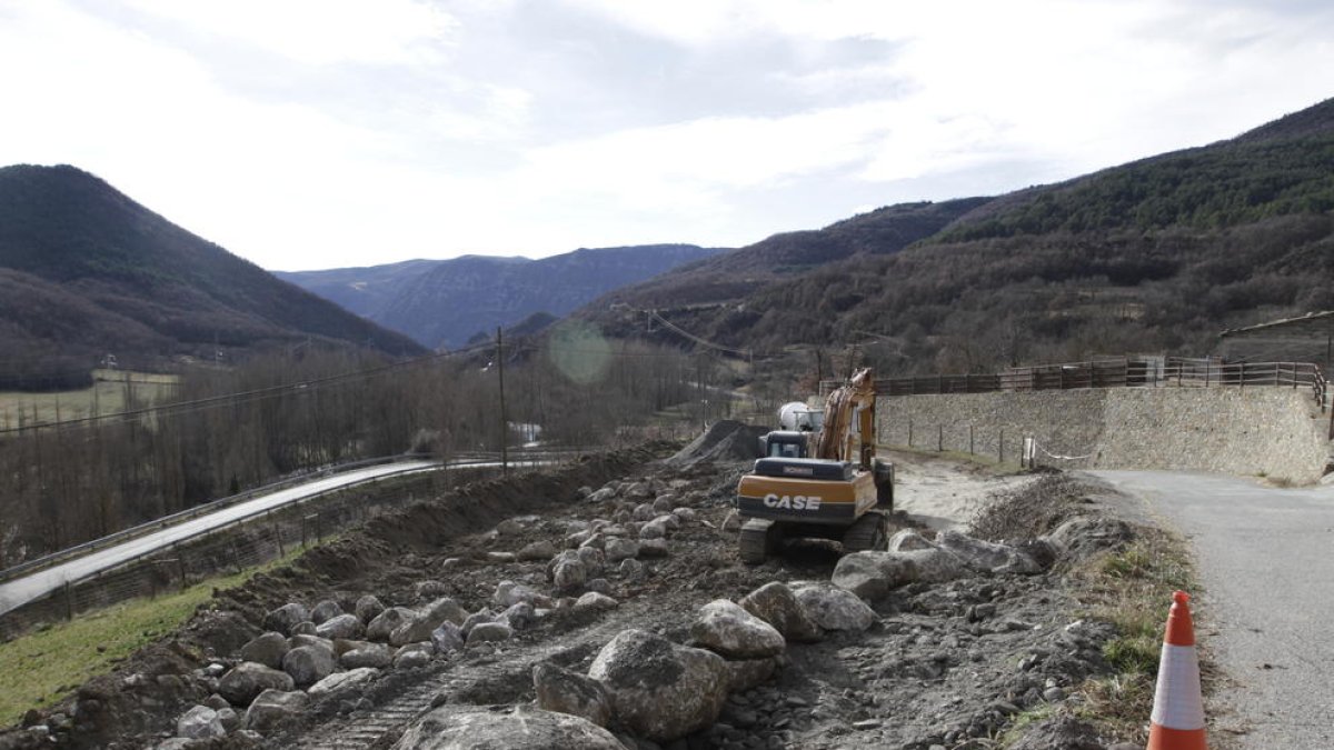 Las obras están prácticamente finalizadas y queda pendiente la última capa de asfalto.