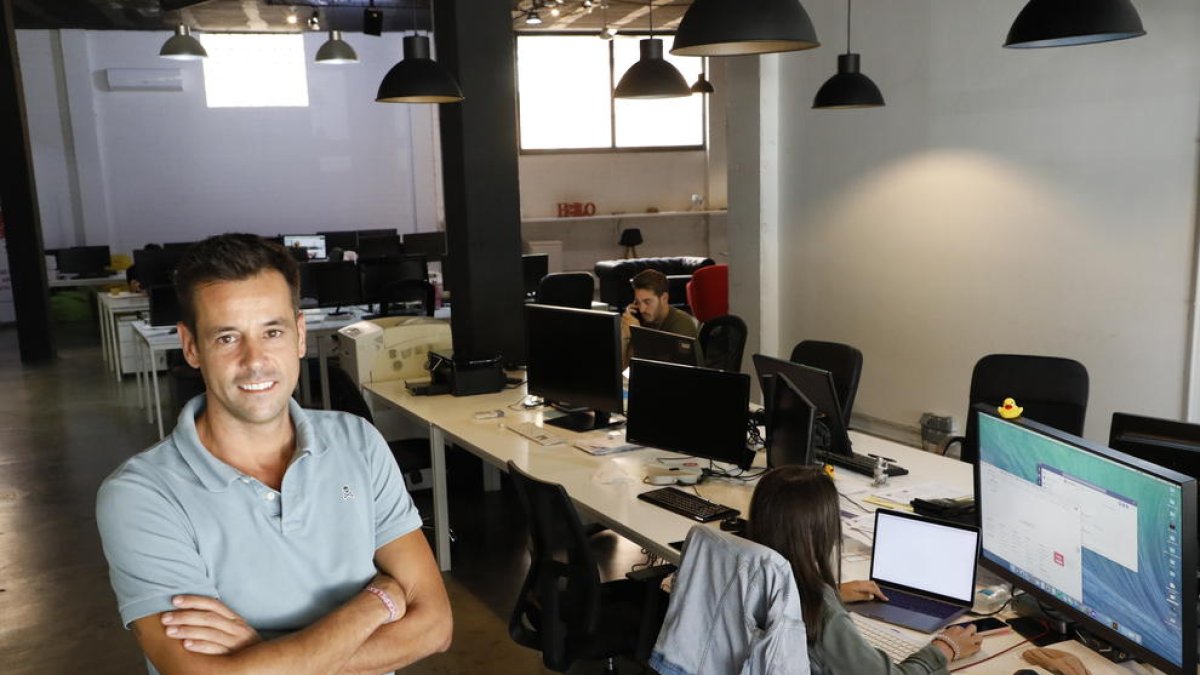 Carlos Mencía, a l’oficina de Just Digital.