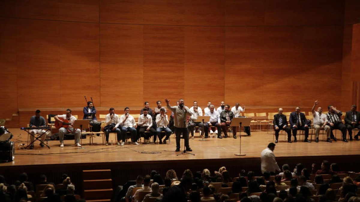 Moment de l’acte de celebració del Dia Internacional del Poble Gitano ahir a l’Auditori.