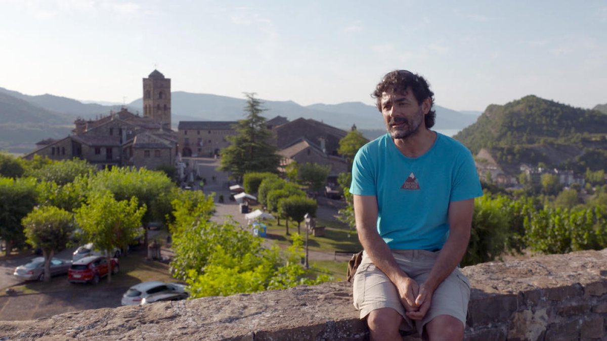 L’equip del programa visita el poble d’Aïnsa.