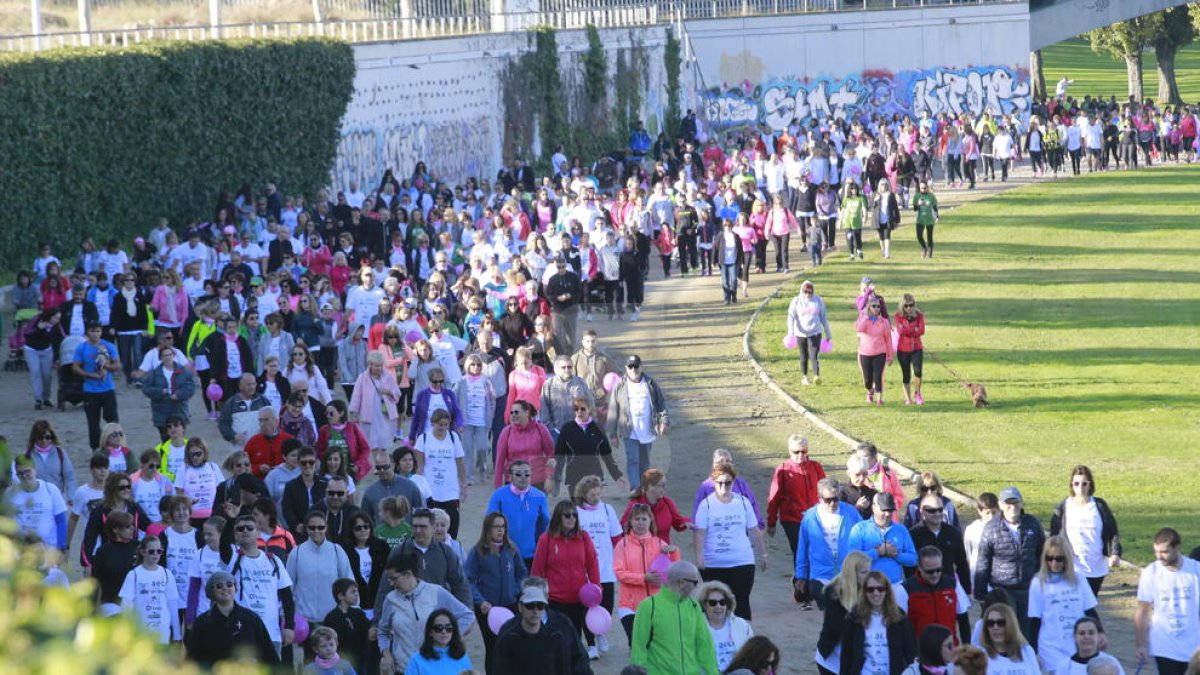 Una caminata contra el cáncer en Lleida.