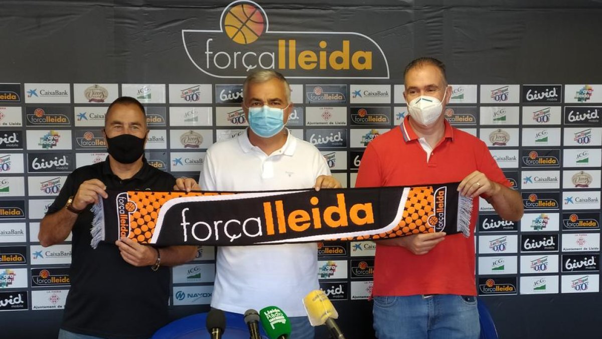 Gustavo Aranzana, Albert Aliaga i Joaquín Prado, ahir al Barris Nord.