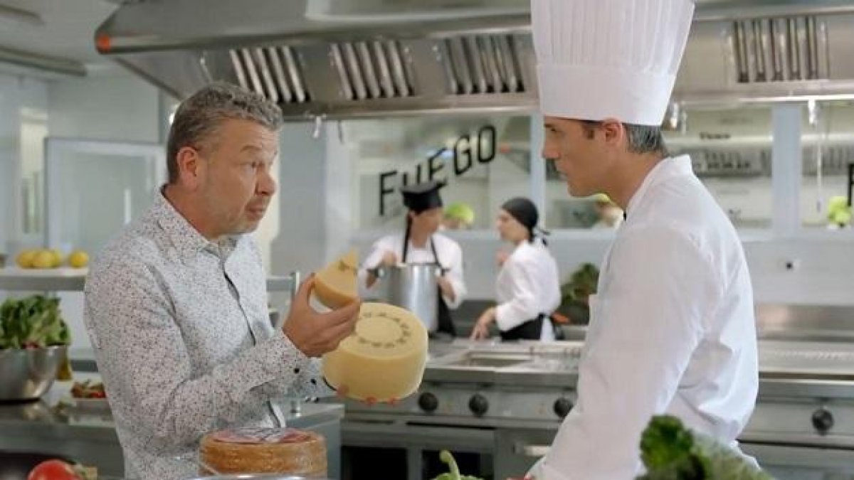 Chicote amb el xef a l’anunci.