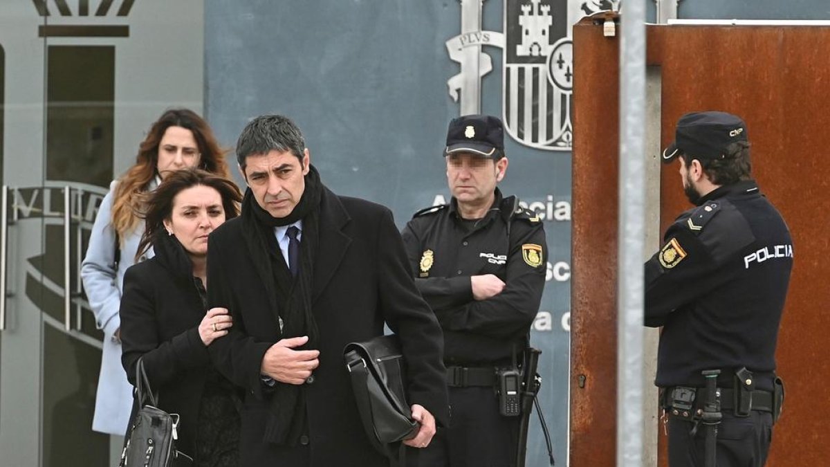 El mayor de los Mossos d'Esquadra, Josep Lluís Trapero, a la salida del juicio a la Audiencia Nacional.