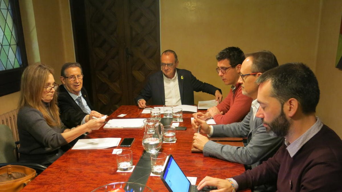 Un moment de la reunió entre responsables de l'ajuntament de Lleida i FERRMED.