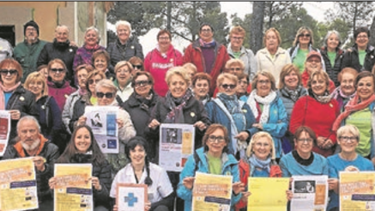 Desenes de persones es van congregar ahir al parc de Sant Eloi de Tàrrega per celebrar el Dia de l'Activitat Física.