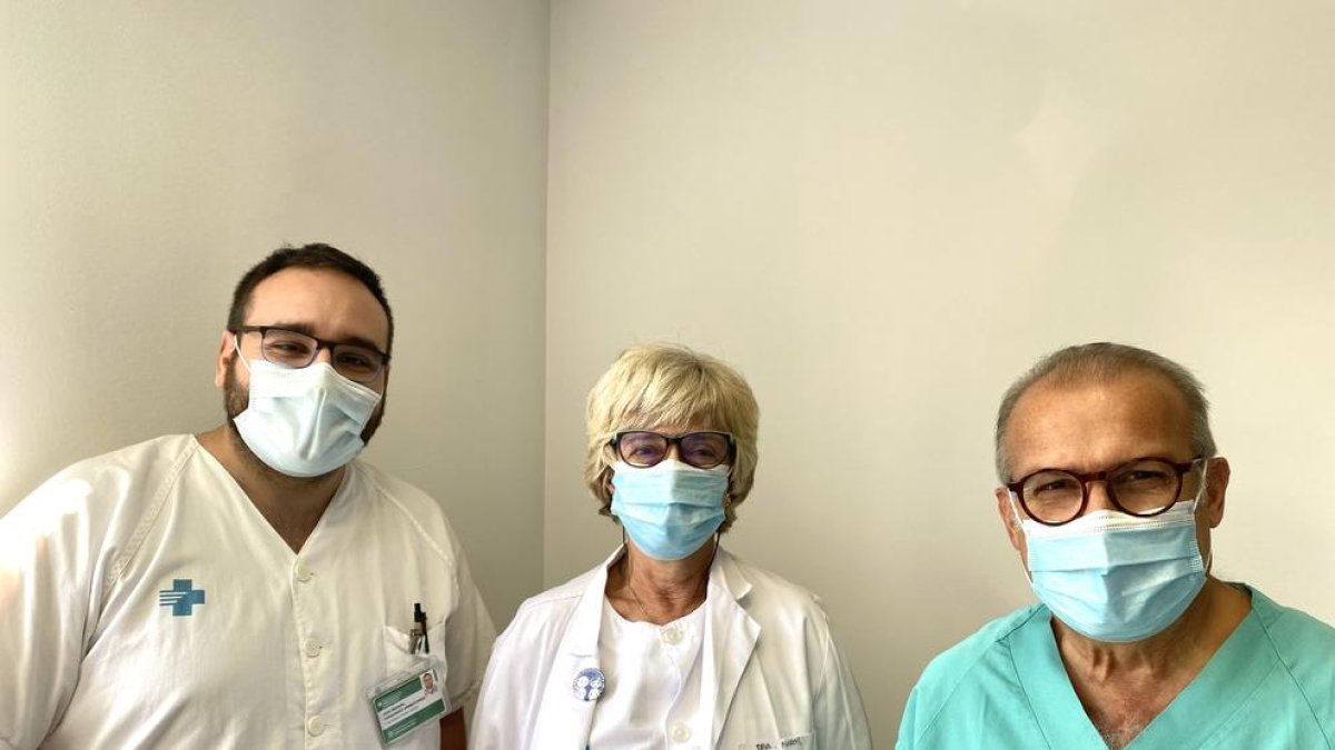 Els doctors J. Manel Fernández, Rosa Martí i J. Manel Casanova.