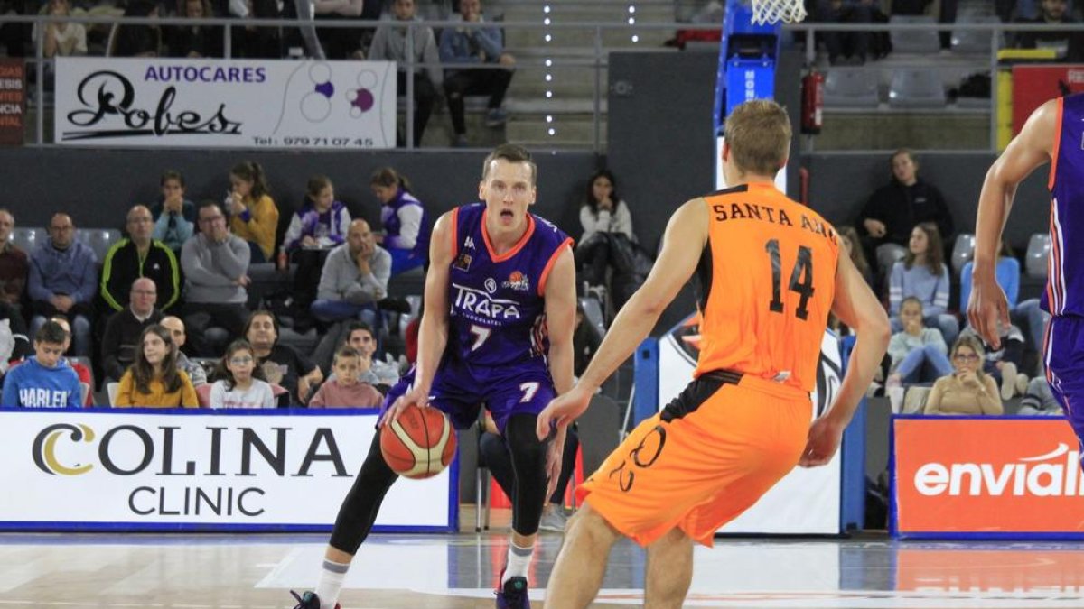 Kaspars Vecvagars durante el partido ante el ICG Lleida en Palencia.
