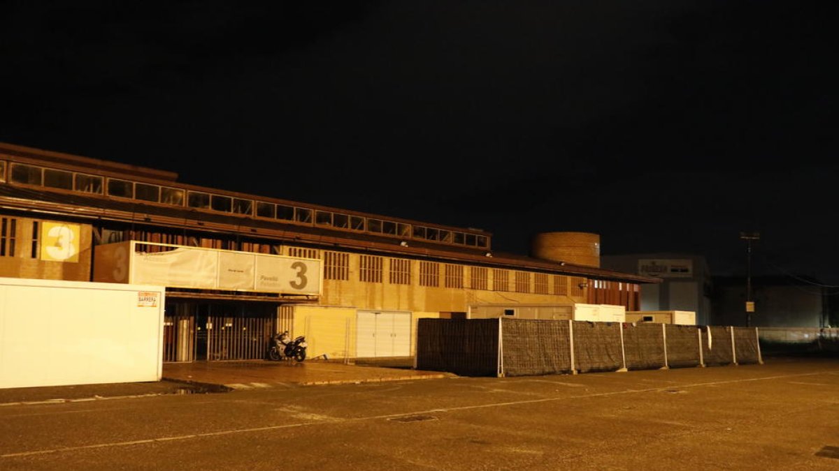 Vista exterior del pavelló número 3 de Fira de Lleida, on es van produir els fets.