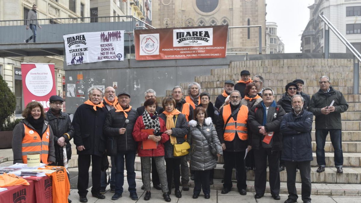 La marea pensionista convocó ayer un acto en la plaza Sant Joan.