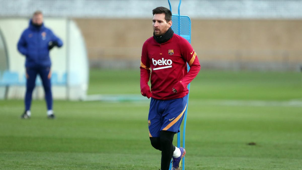 Leo Messi durant l’entrenament del primer equip del Barça en la Ciutat Esportiva.