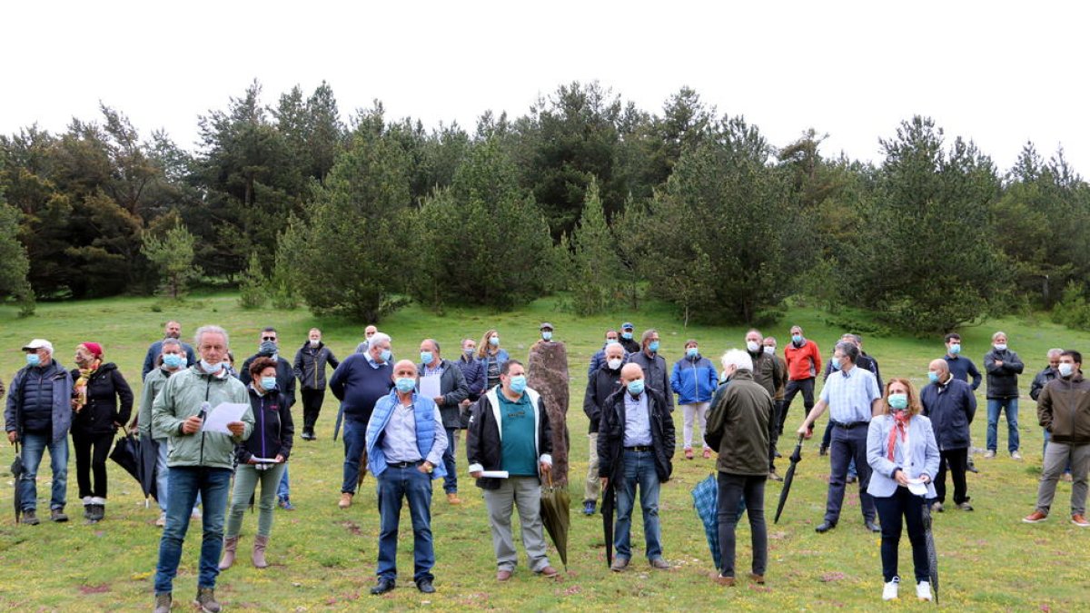 El acto de rechazo al proyecto de la Agència de Patrimoni Natural, ayer en el Port del Cantó.