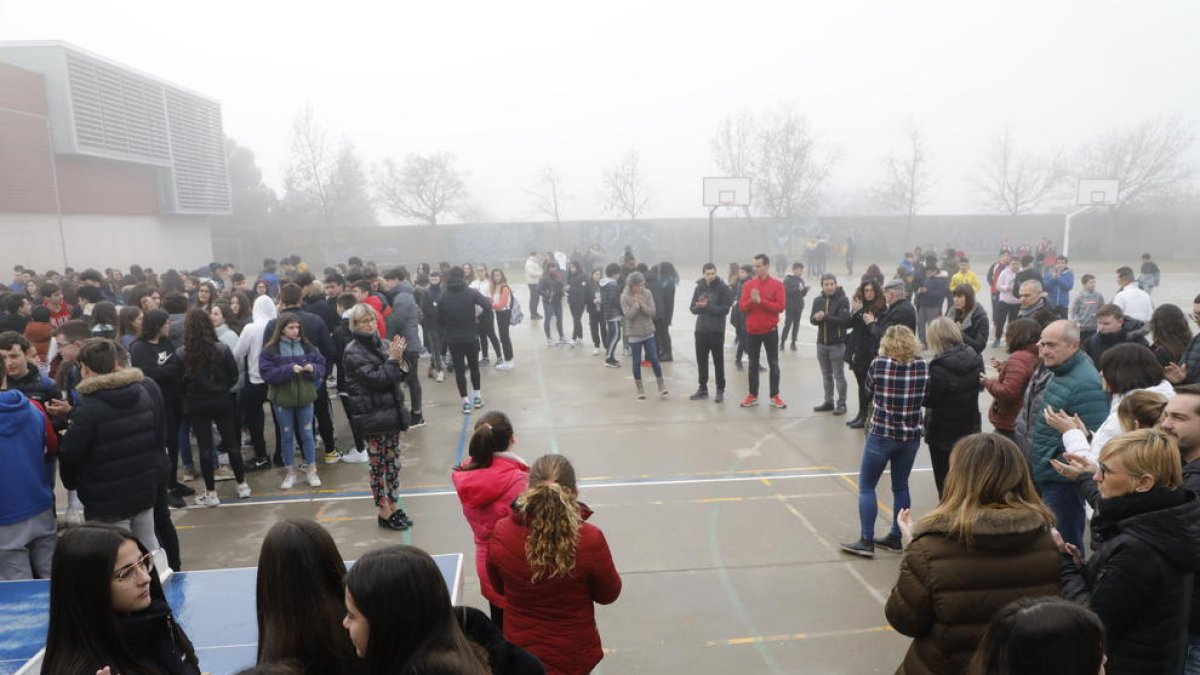 El instituto Manuel de Montsuar recuerda a una profesora fallecida
