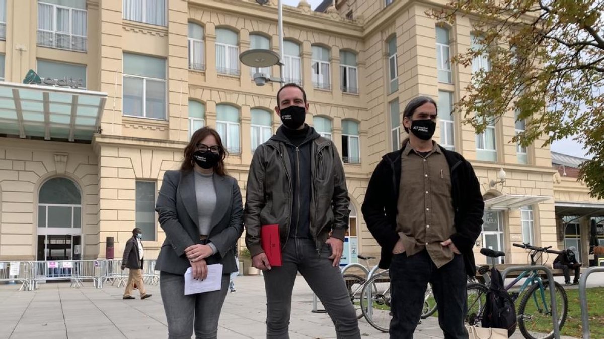 Elena Ferre, Jaume Moya i Sergi Talamonte, en roda de premsa.