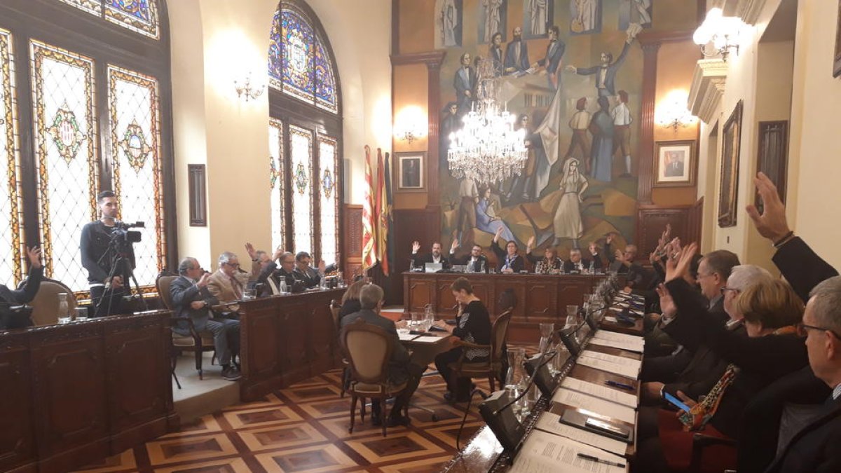Imagen de archivo de un pleno de la Diputación.
