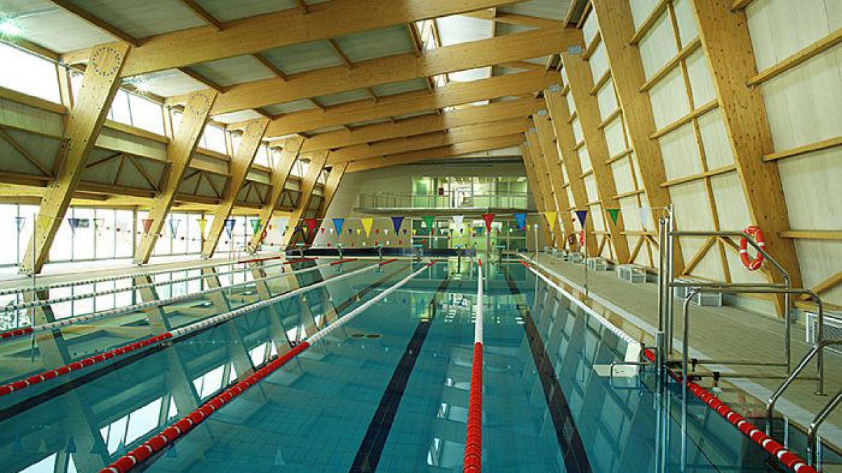 La piscina cubierta de Fraga, donde se erradicarán goteras.