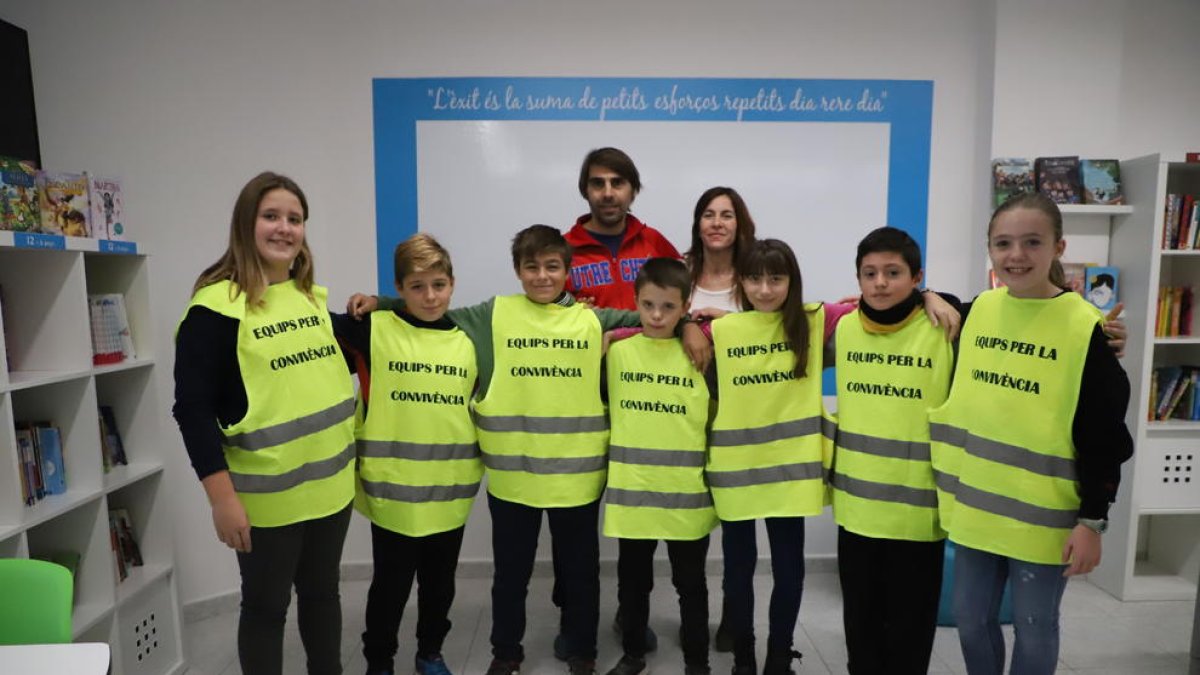 Foto de familia del equipo de convivencia, que va rotando cada 15 días, con los coordinadores de Primaria y Secundaria.