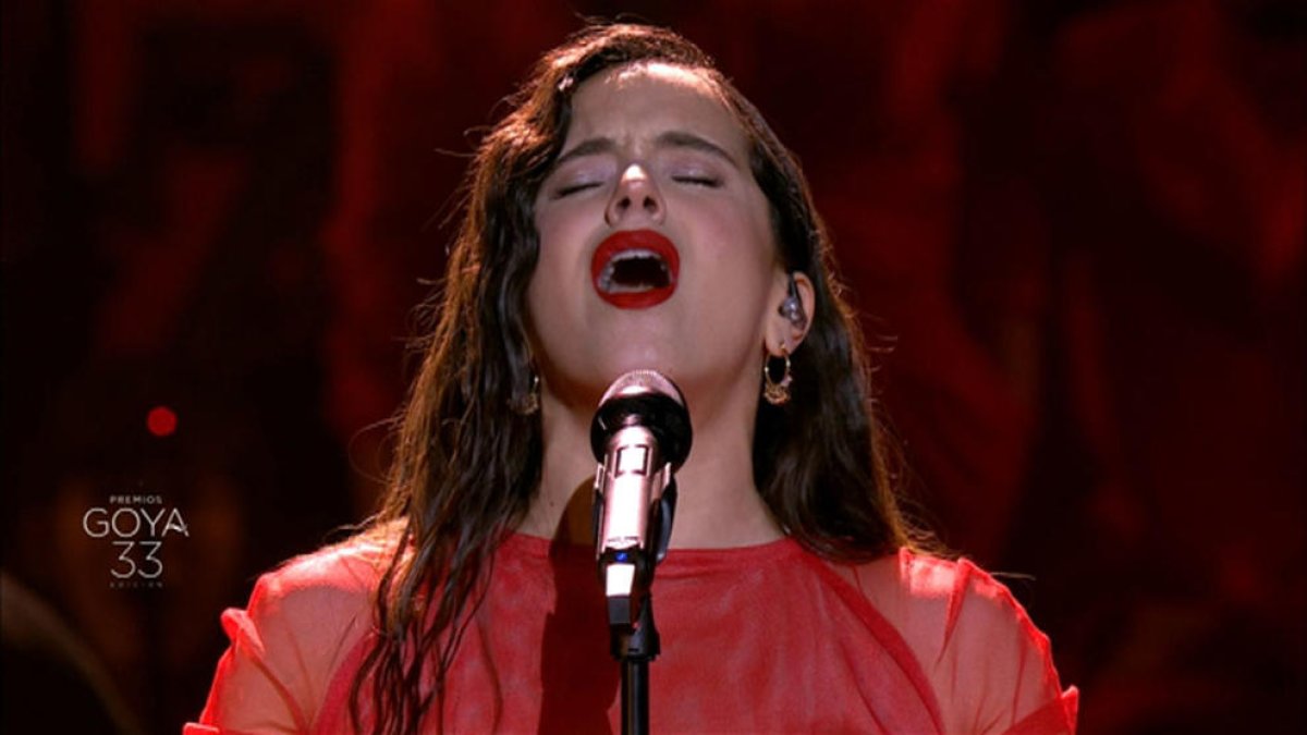 Rosalía arrasa en YouTube