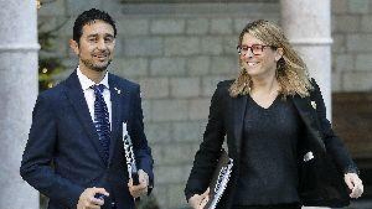 El Govern acuerda garantizar la atención social básica a los expresidentes catalanes