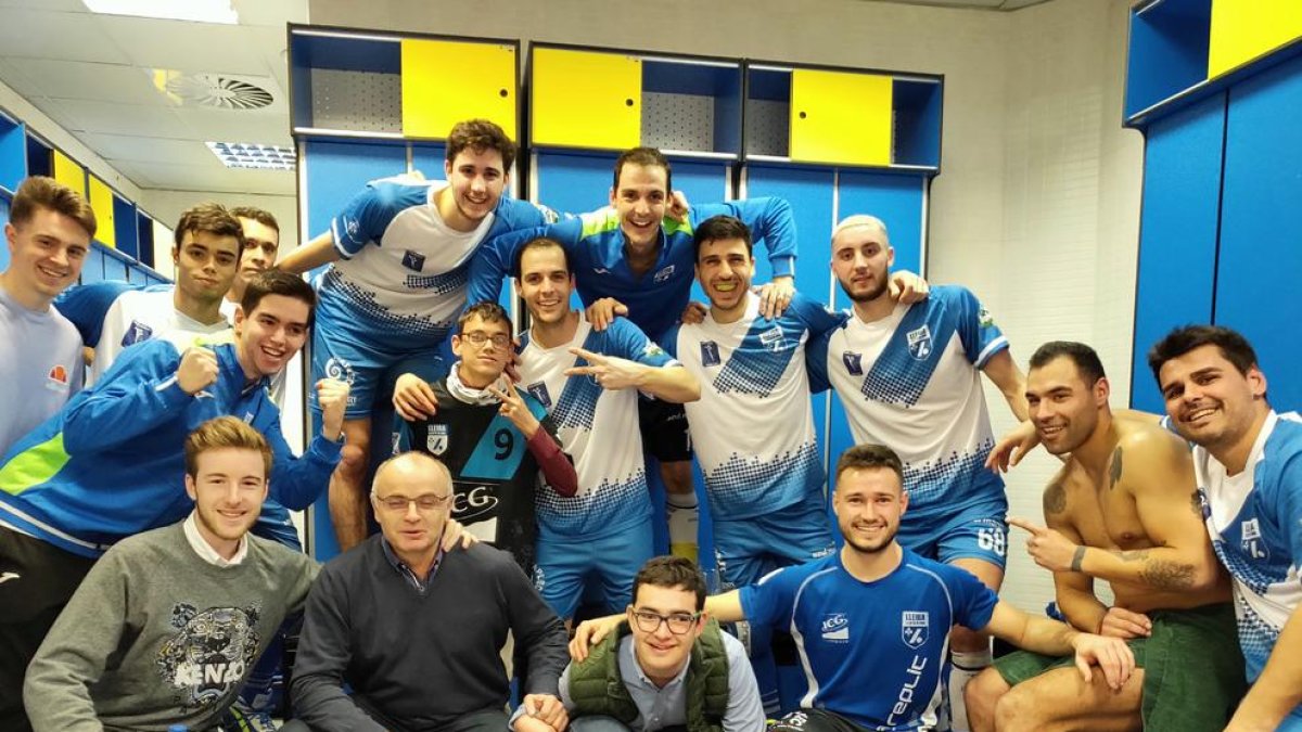 El equipo listado celebró el brillante empate en el vestuario del Palau Blaugrana.