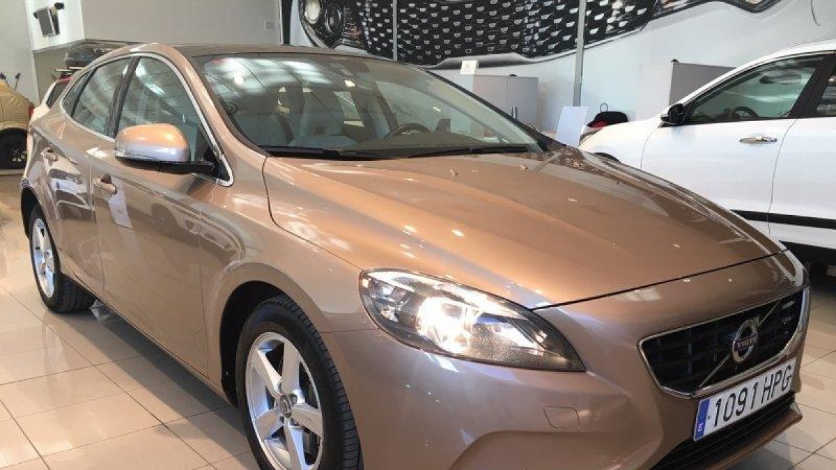 Volvo V40