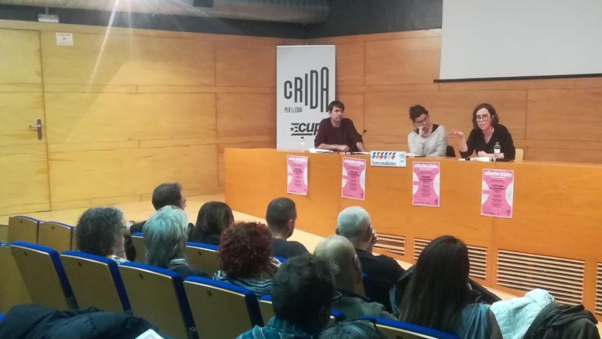 Rubèn Cobo, Natàlia Sánchez i Eulàlia Reguant, en el debat.