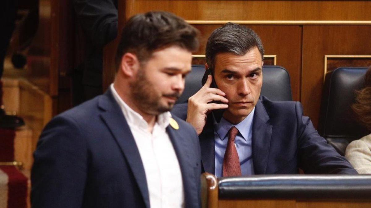 Sánchez observa Rufián al Congrés, en una imatge d’arxiu.
