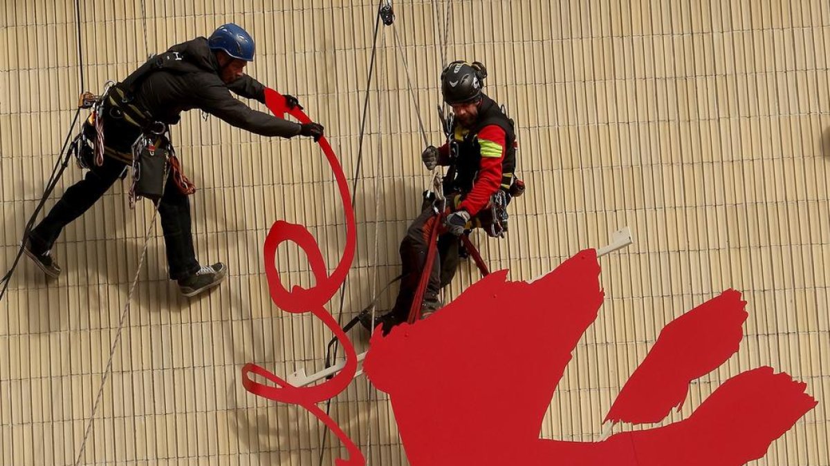 Preparatius per a l’inici avui de la 69 edició del festival.