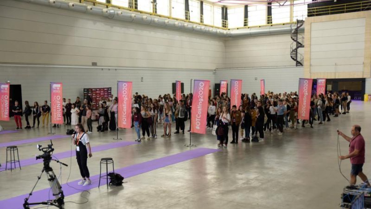 Cues interminables el primer dia de les proves a Barcelona.