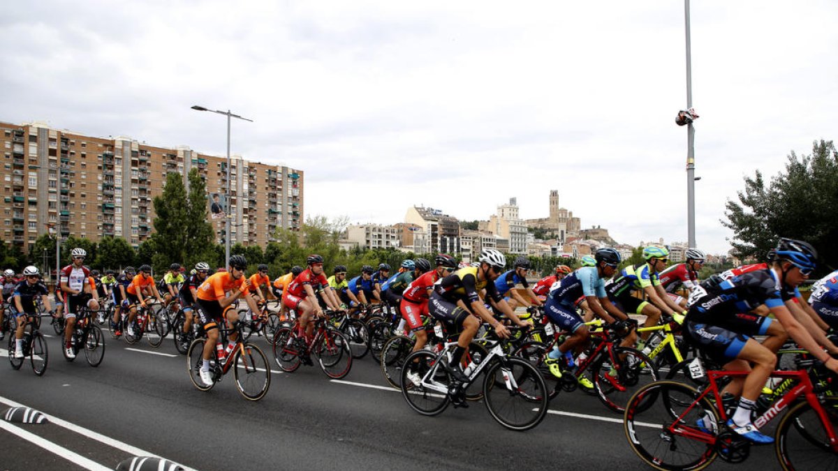 Una imatge de la sortida de la primera etapa de l’edició passada, en què es va batre el rècord d’equips.