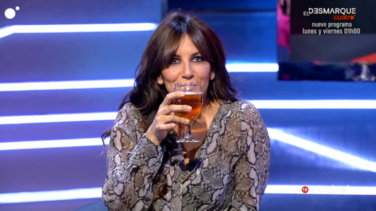 Irene Junquera amb la canya, al plató.