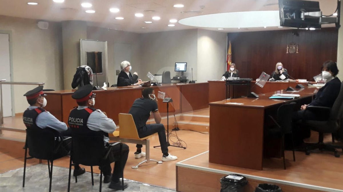 Presó per violar una dona i gravar-ho amb el mòbil a Almenar