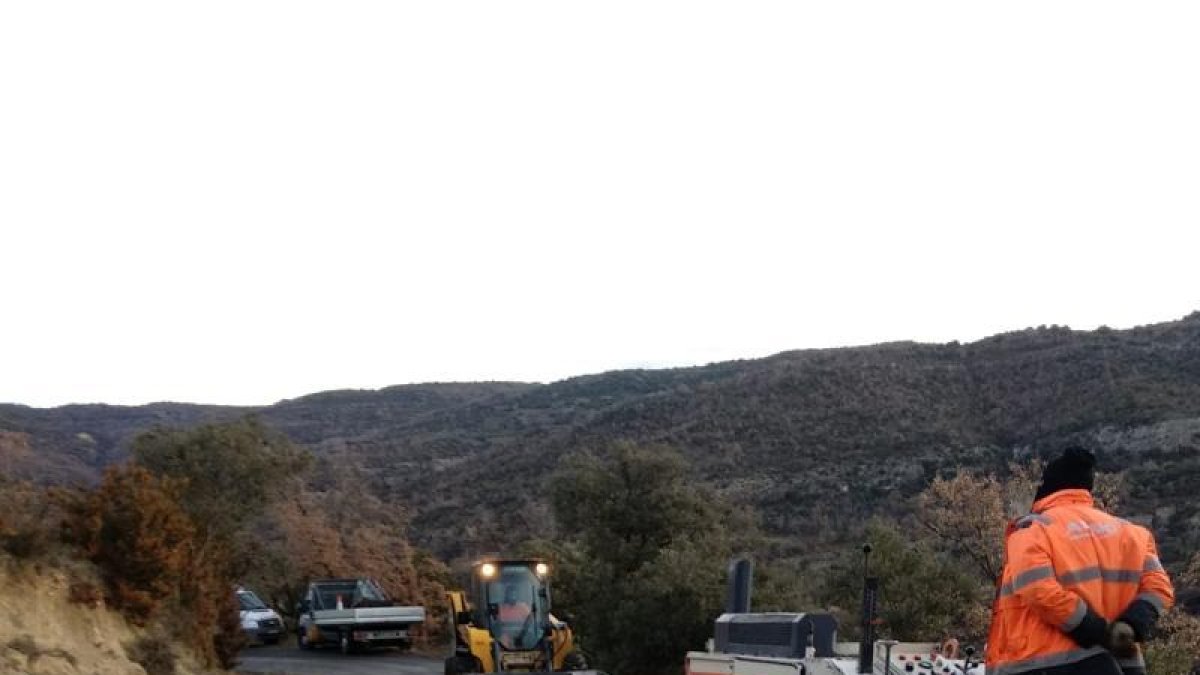Los trabajos que se llevan a cabo en la carretera de Sant Esteve.