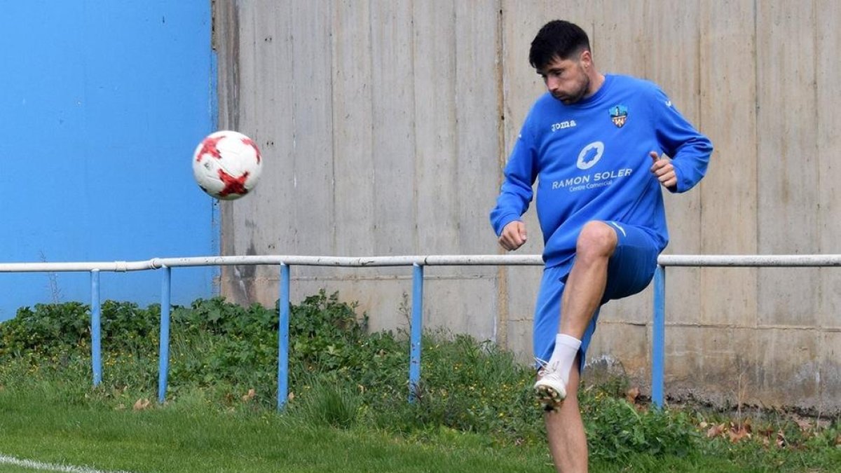 Felip ja fa treball de camp després de lesionar-se 5 mesos enrere