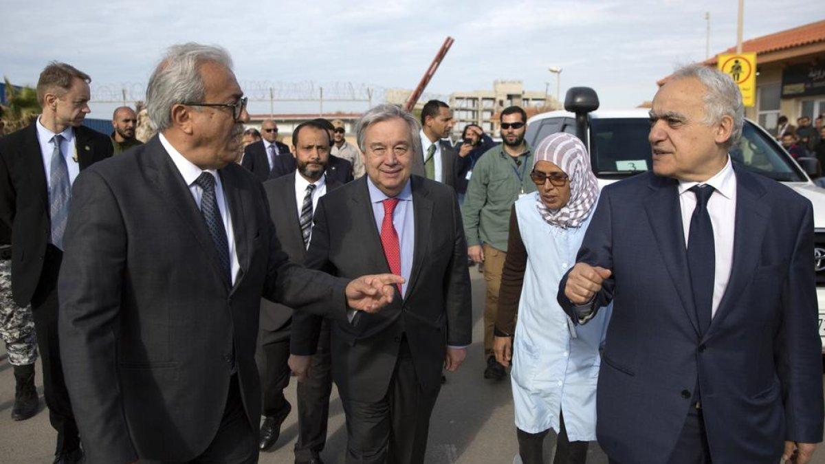 El secretari general de l’ONU, António Guterres, durant la visita a Trípoli.