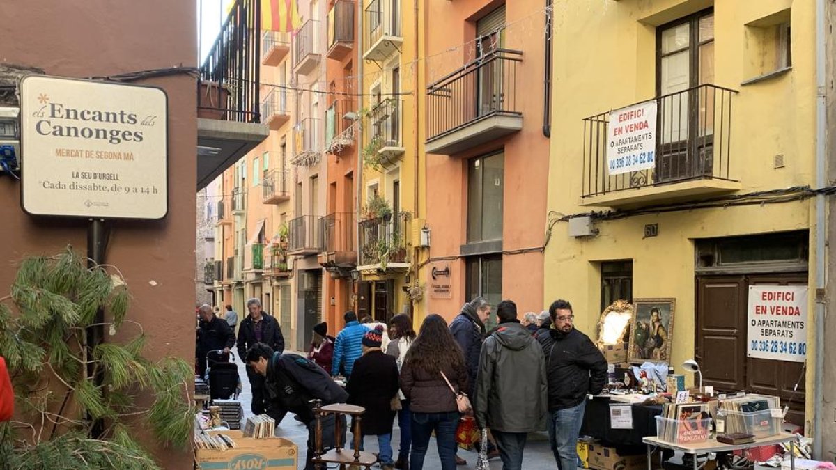 El Mercat de Les Canonges ha retomado su actividad.