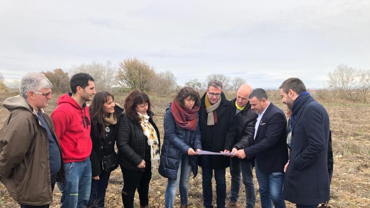 Joan Talarn y Teresa Jordà, en la finca antes de la crisis sanitaria.
