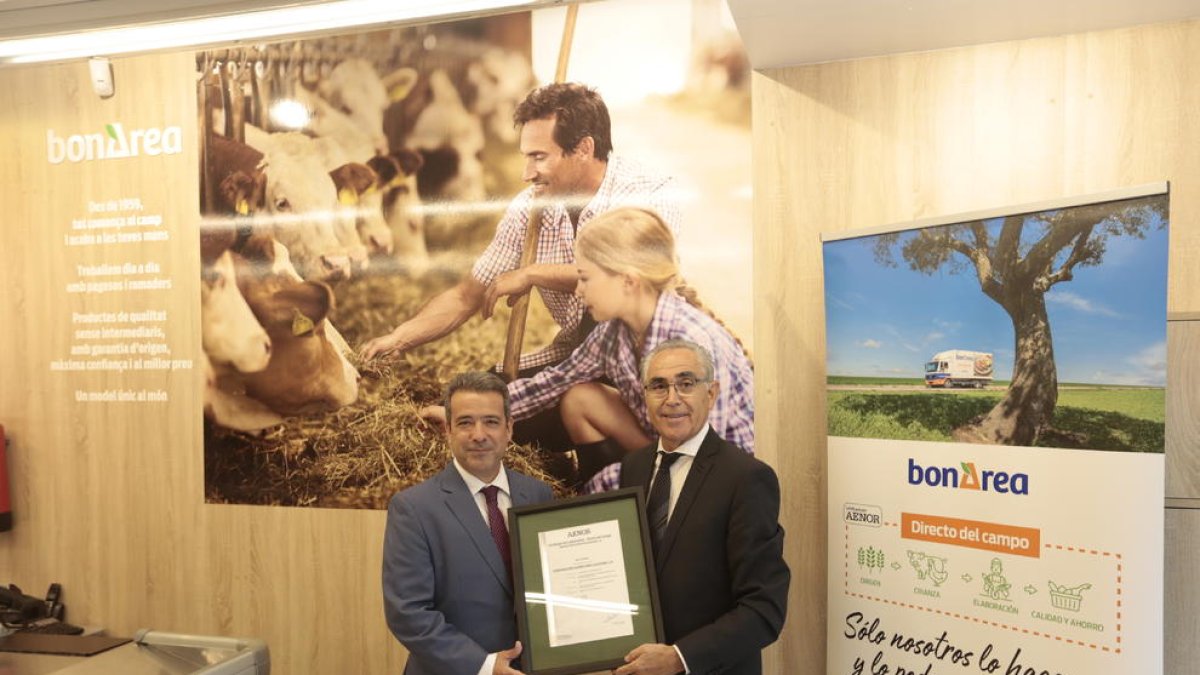 Ángel Luis Sánchez i Antoni Condal van presentar ahir el certificat ‘directe del camp’.