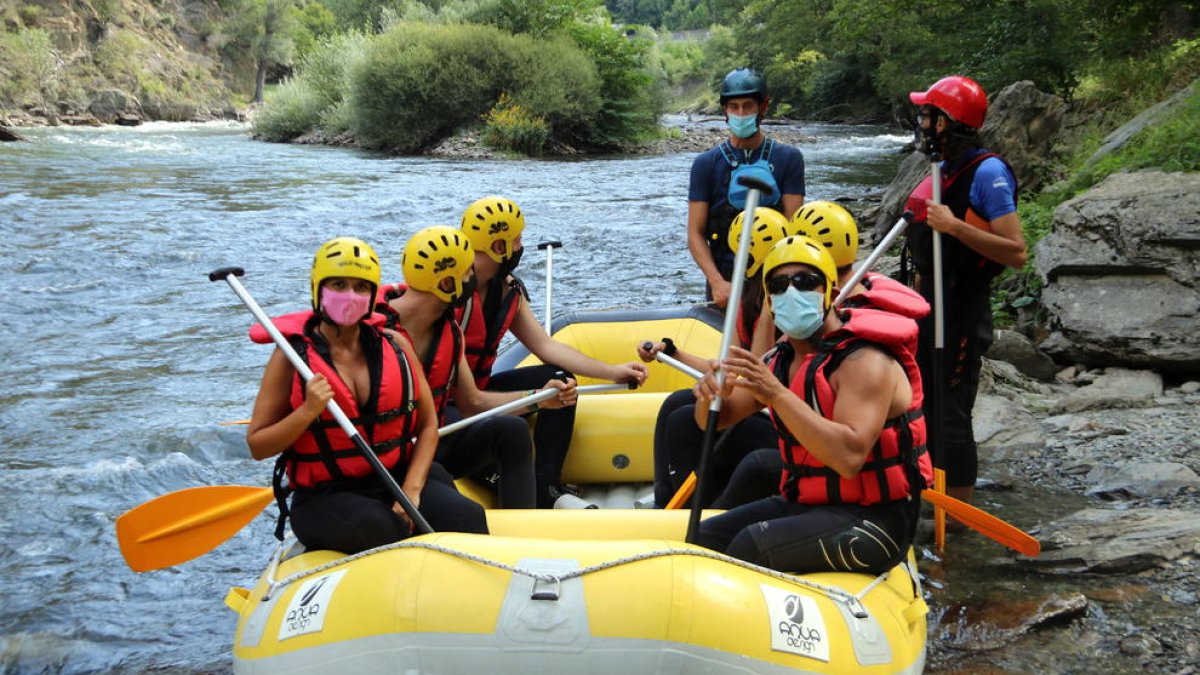 Imagen de una bajada de rafting por el Noguera Pallaresa el pasado jueves.