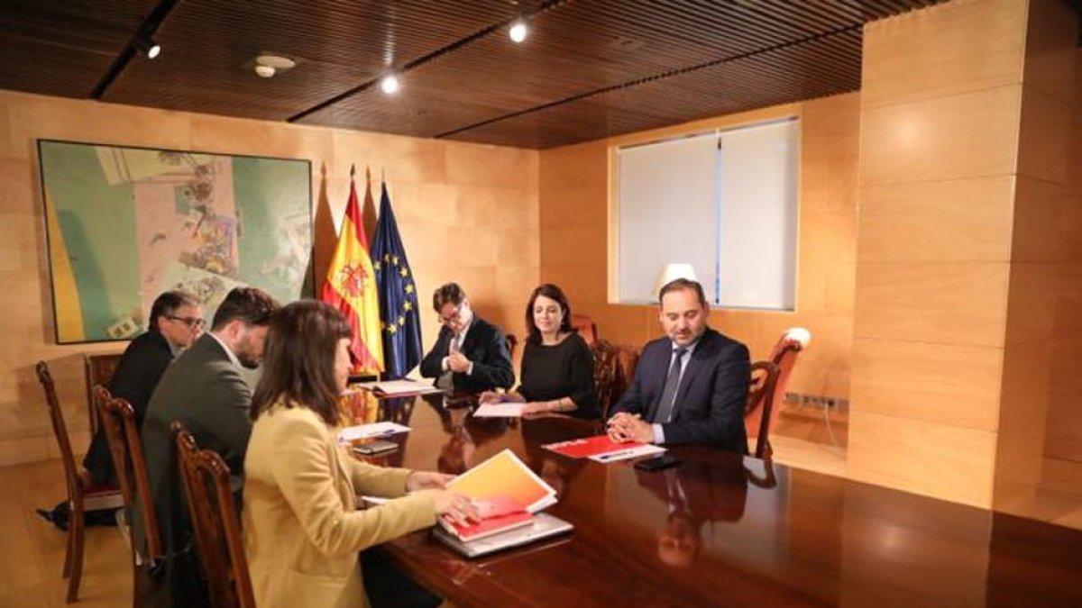 ERC y el PSOE celebran su tercera reunión pública