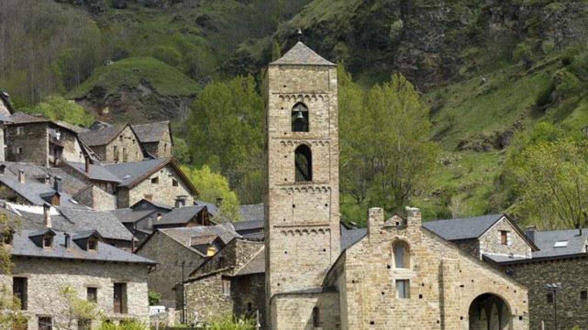 L'eglésia de la Nativitat de Durro. 