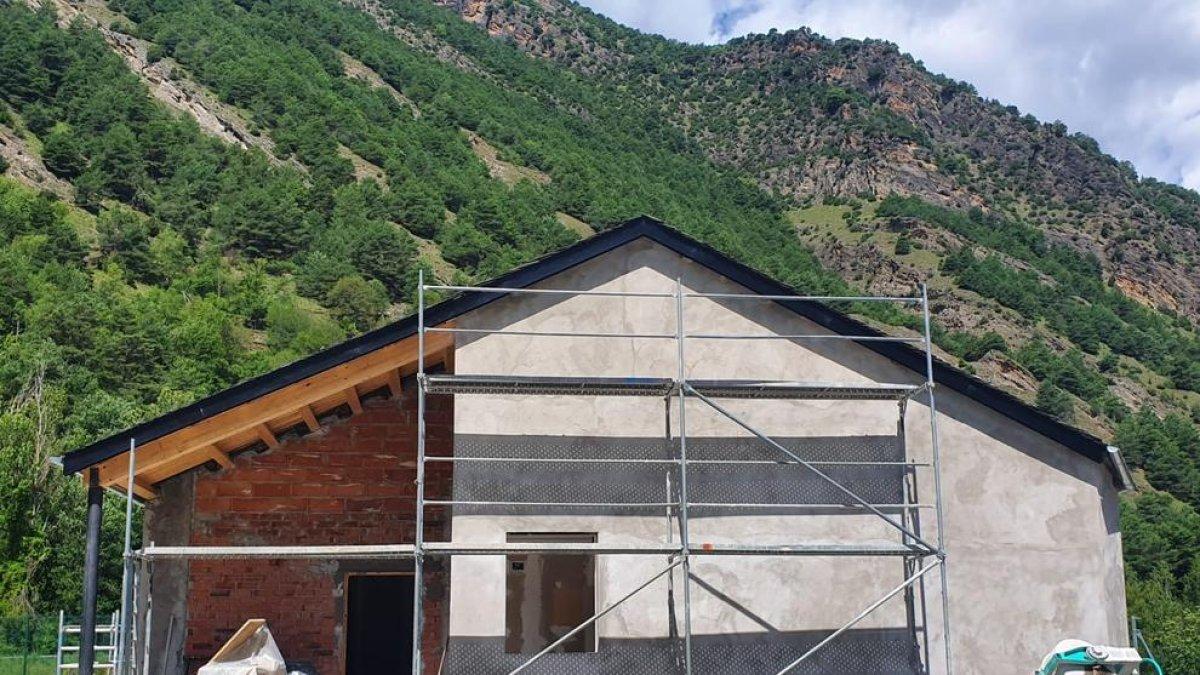 Las obras del velatorio que se abrirá en Llavorsí.