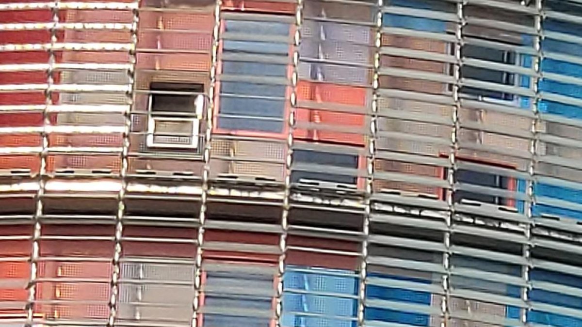 El Spiderman francés escala de nuevo la Torre Glòries en Barcelona