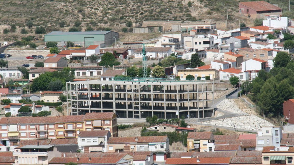 La estructura de la residencia, a la espera de que sigan las obras.