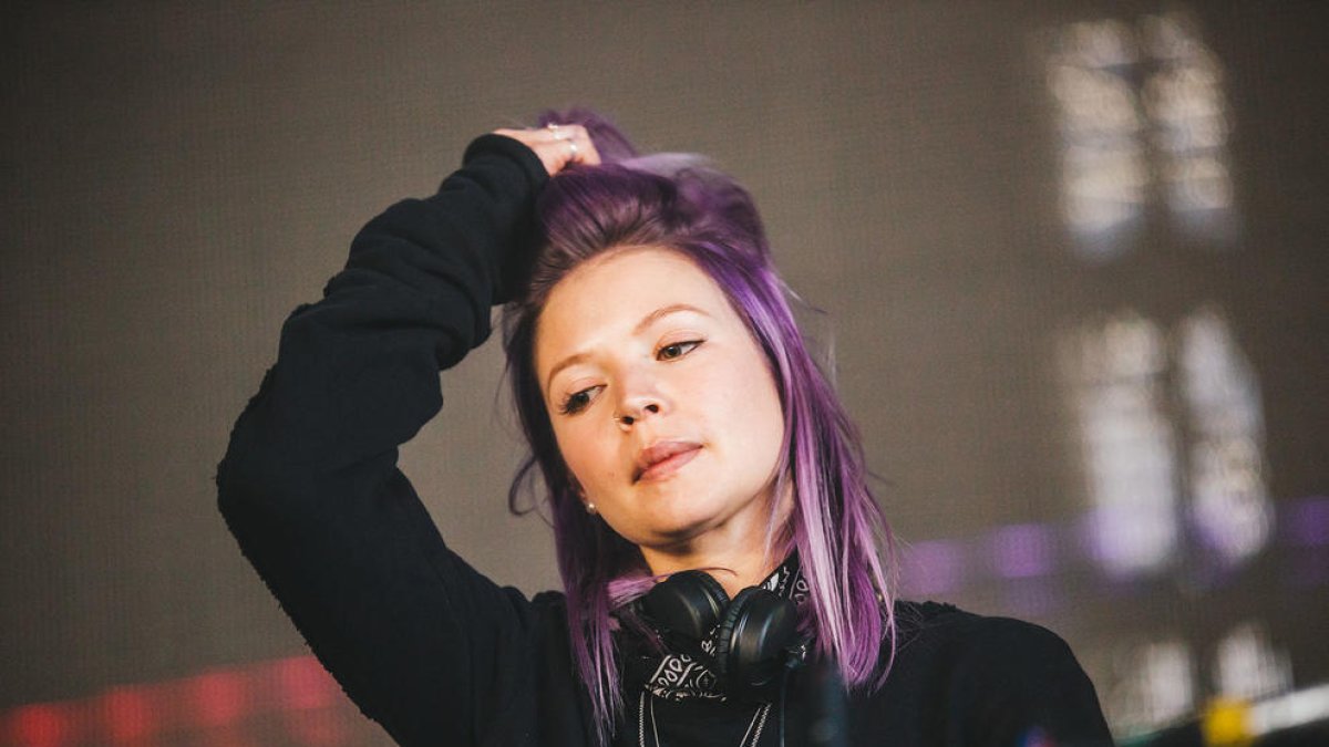 La DJ canadiense B.Traits protagoniza el reportaje.