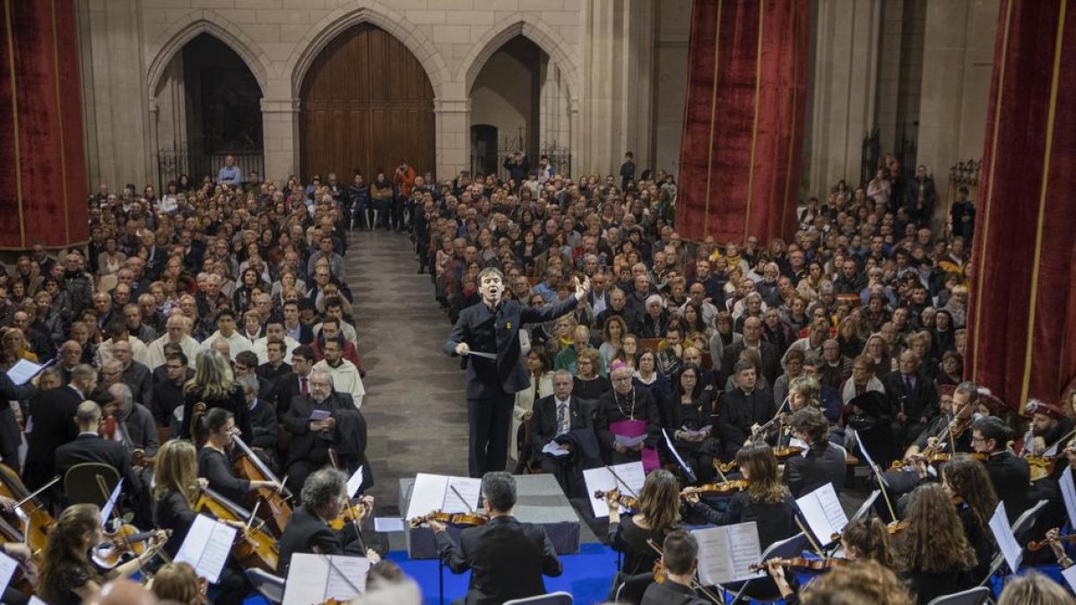 L’església de Santa Maria es va omplir de gom a gom per escoltar el tradicional oratori.