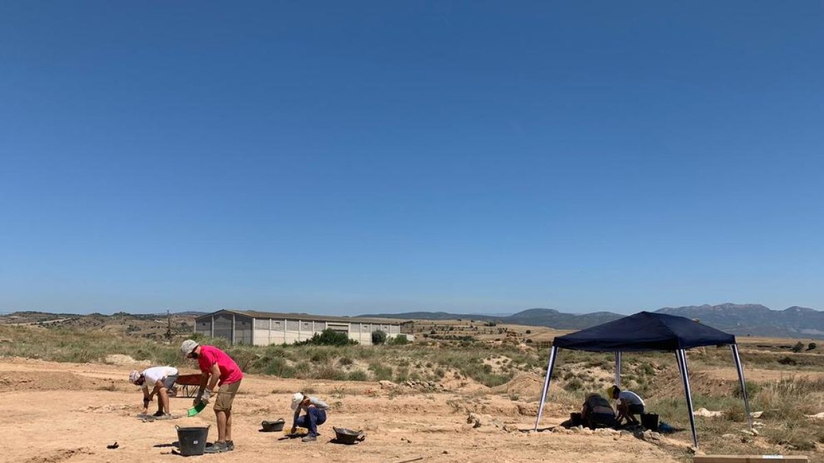 Excavaciones arqueológicas ayer en el yacimiento andalusí del Pla d’Almatà de Balaguer.