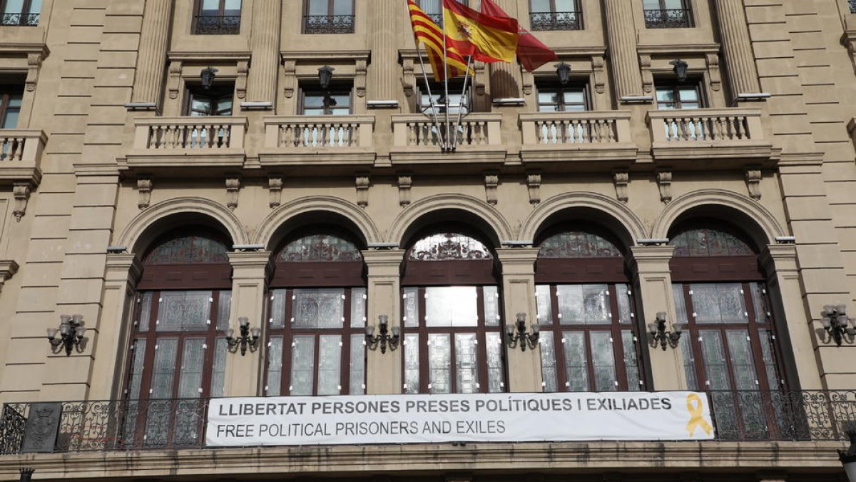 La façana de la Paeria de Lleida.