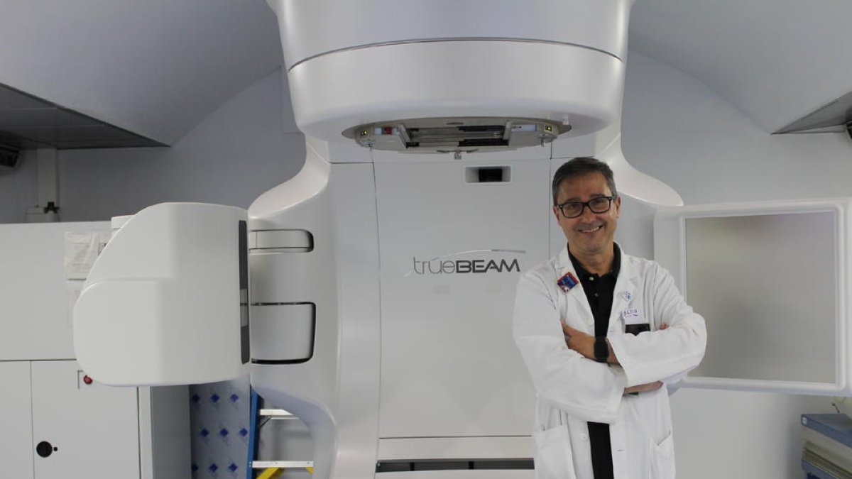 Professionals de la unitat de l’hospital Arnau de Vilanova.