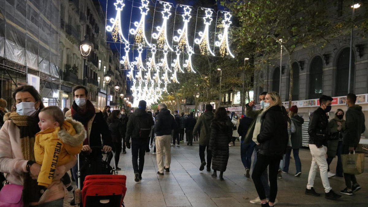 Salut demana “seny” durant les festes nadalenques. A la imatge, el Portal de l’Àngel de Barcelona.